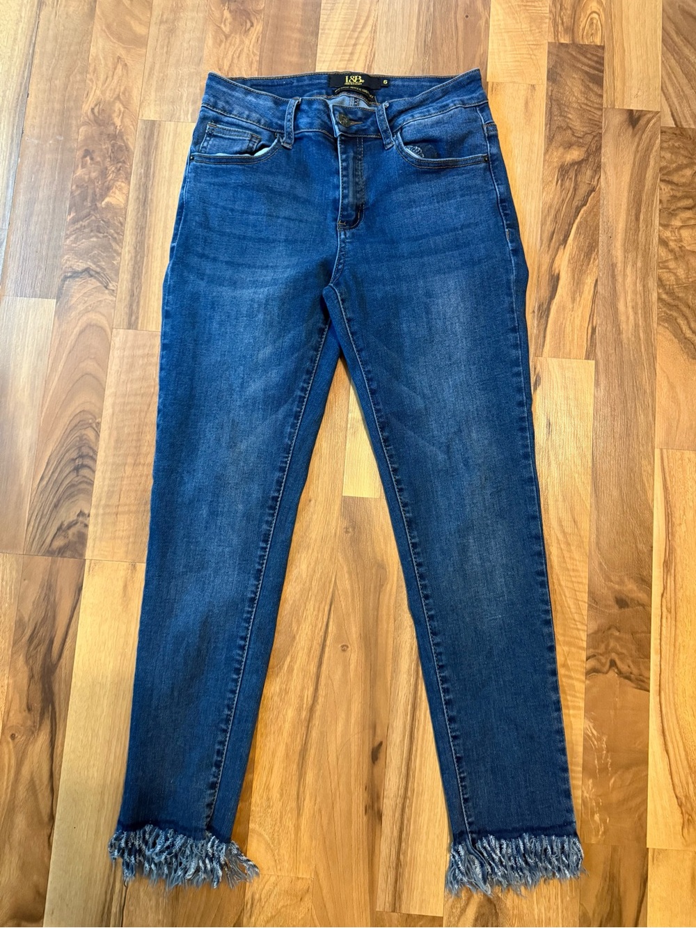L&B Dark Blue Skinny Jeans with Frayed Hem